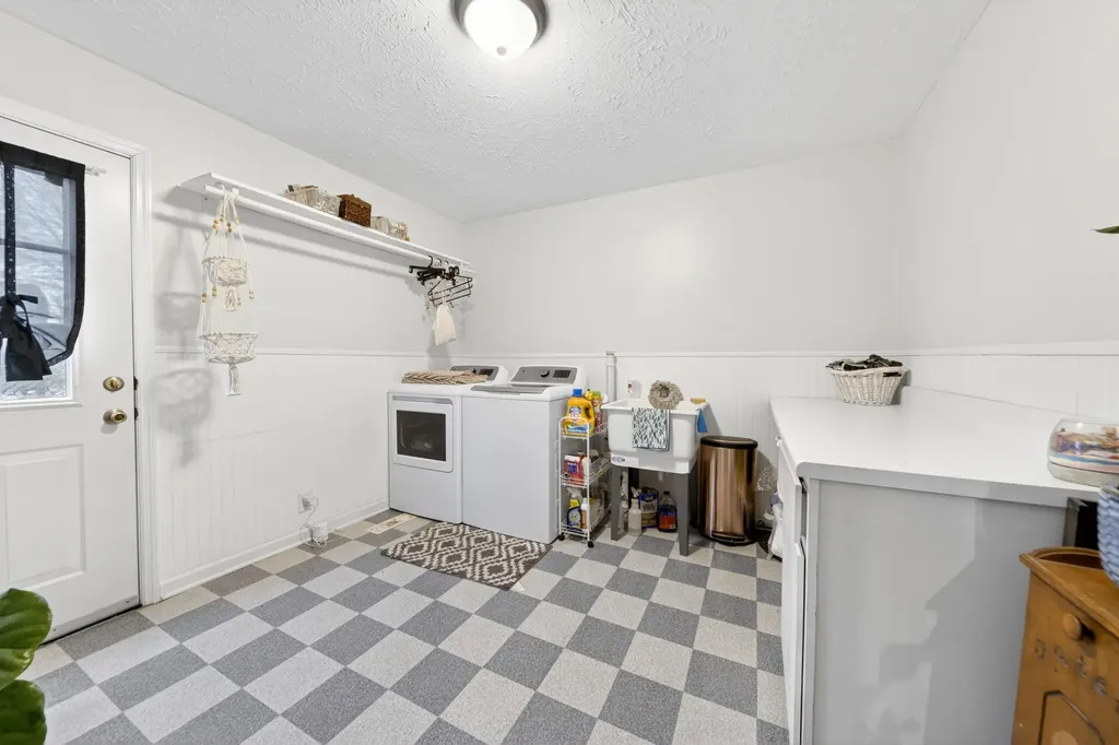 3146 Old Greenbrier Pike Greenbrier TN 37073