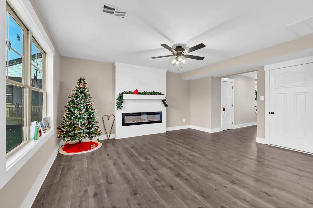 366 Cardinal Creek Clarksville TN 37040