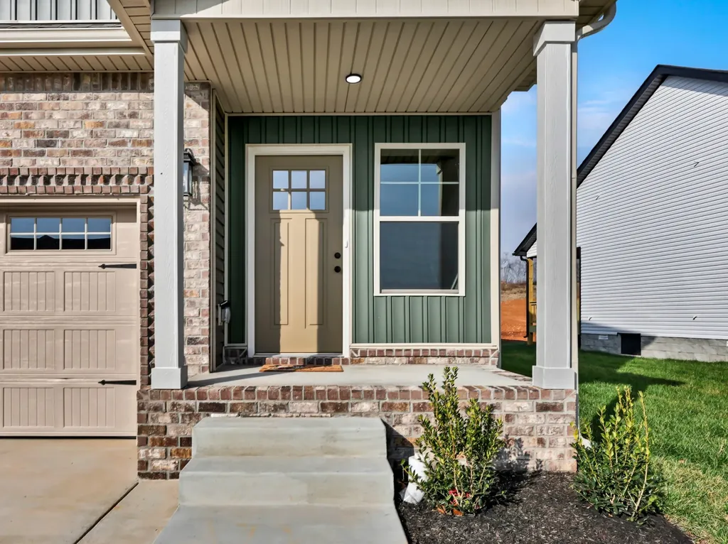366 Cardinal Creek Clarksville TN 37040