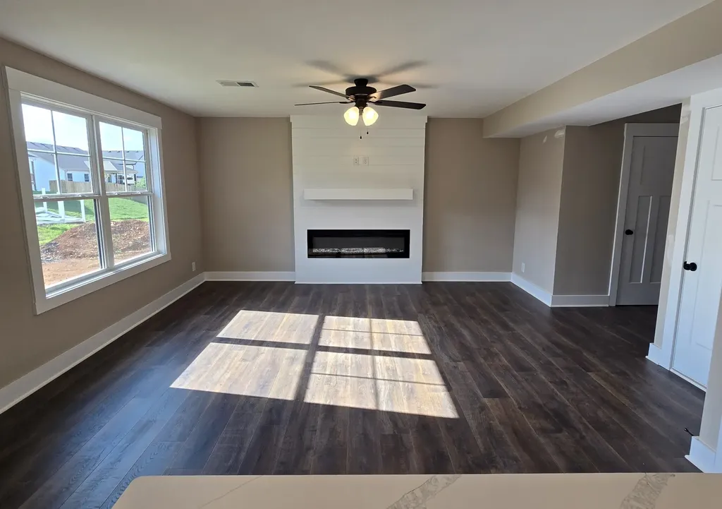 366 Cardinal Creek Clarksville TN 37040