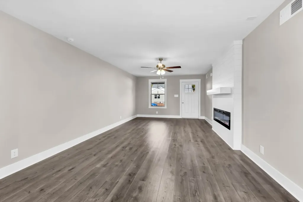 369 Cardinal Creek Clarksville TN 37040