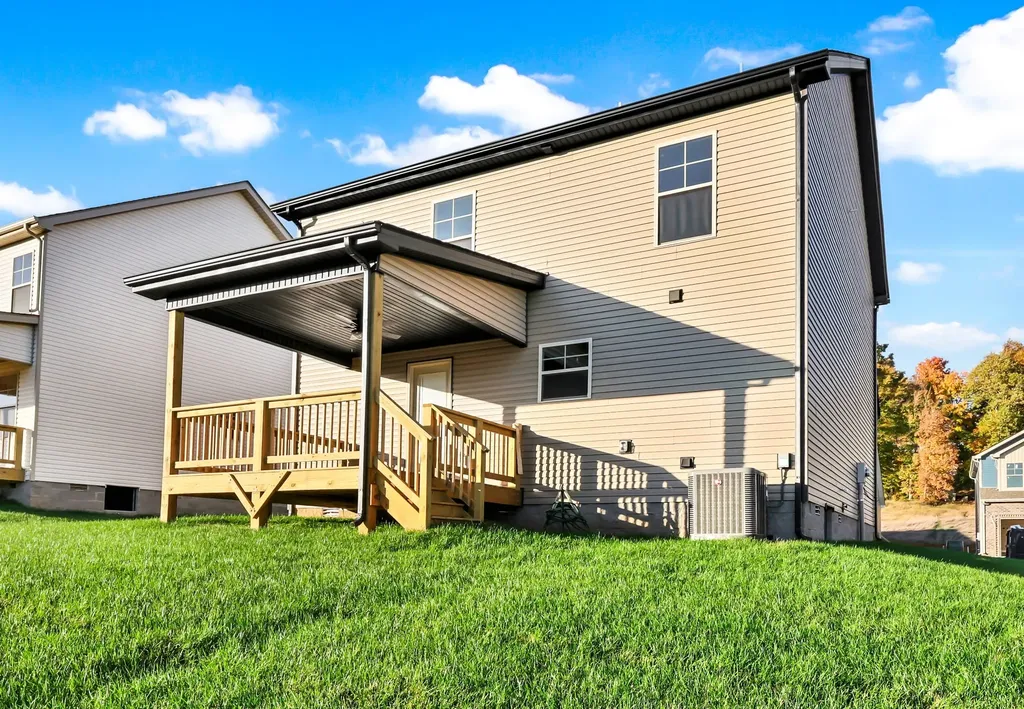 369 Cardinal Creek Clarksville TN 37040
