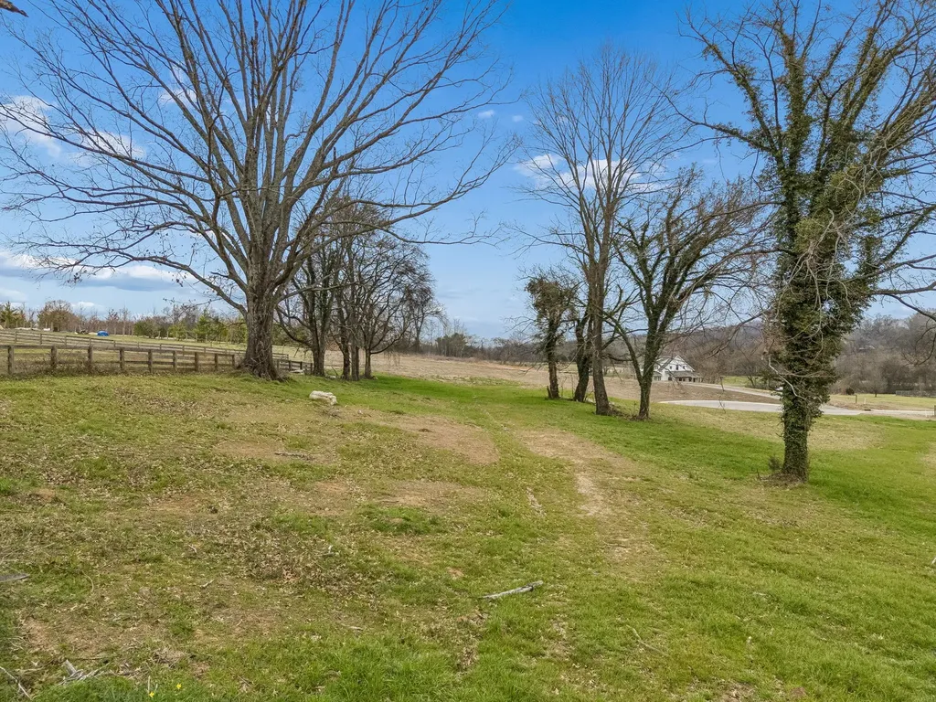 105 Heirloom Lane Columbia TN 38401