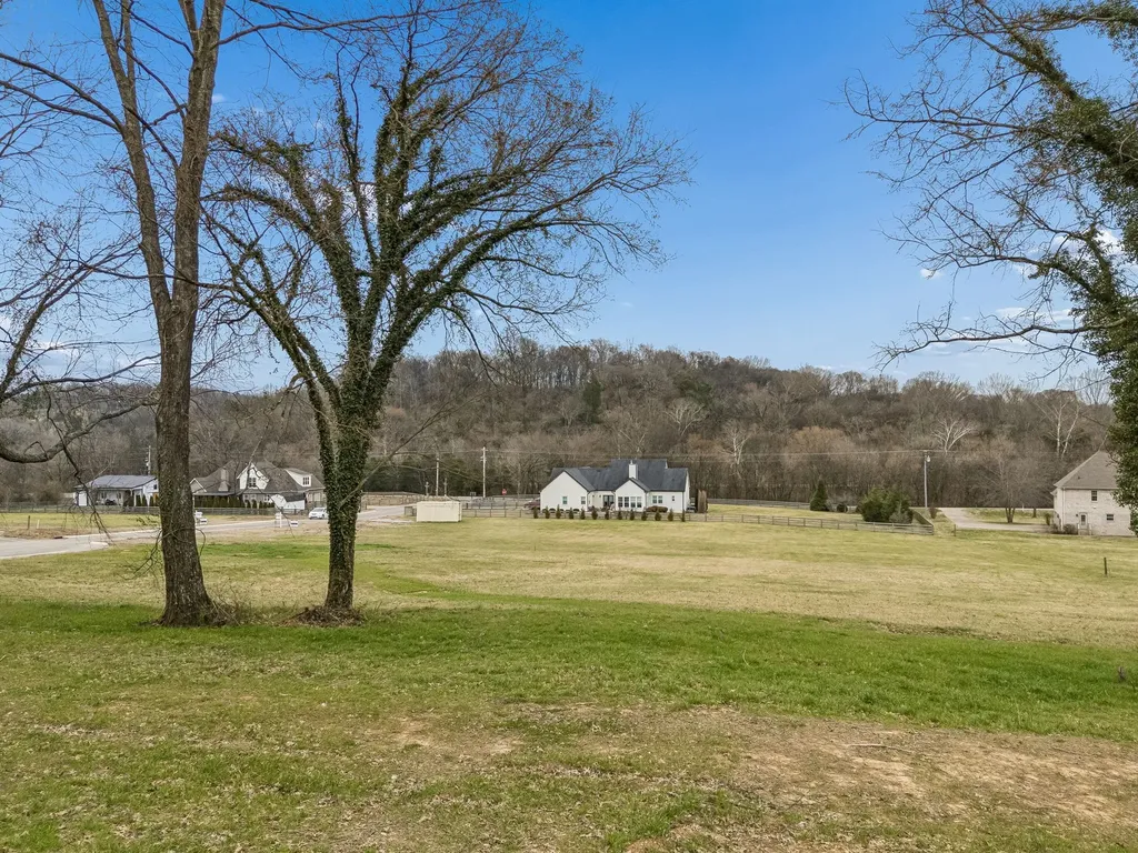 105 Heirloom Lane Columbia TN 38401