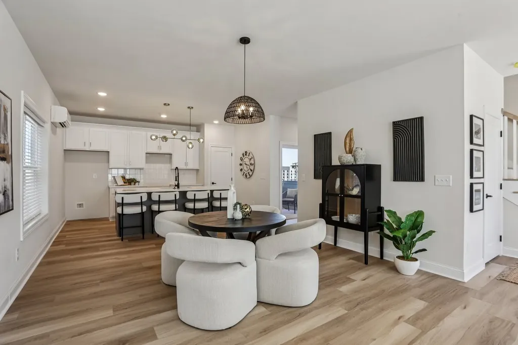 1617 Hampton St, W Nashville TN 37207