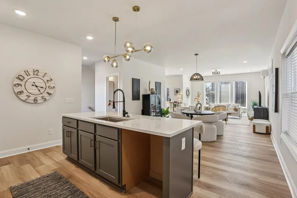 1617 Hampton St, W Nashville TN 37207