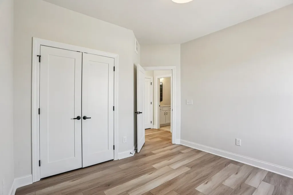 1617 Hampton St, W Nashville TN 37207