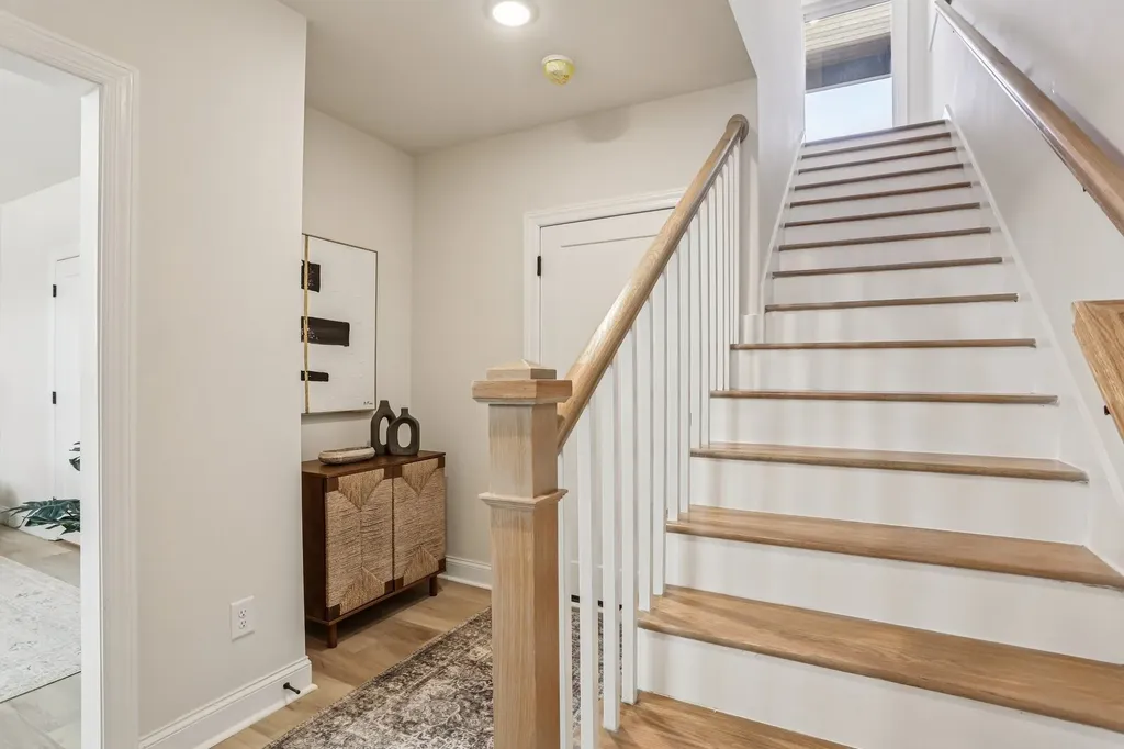 1617 Hampton St, W Nashville TN 37207