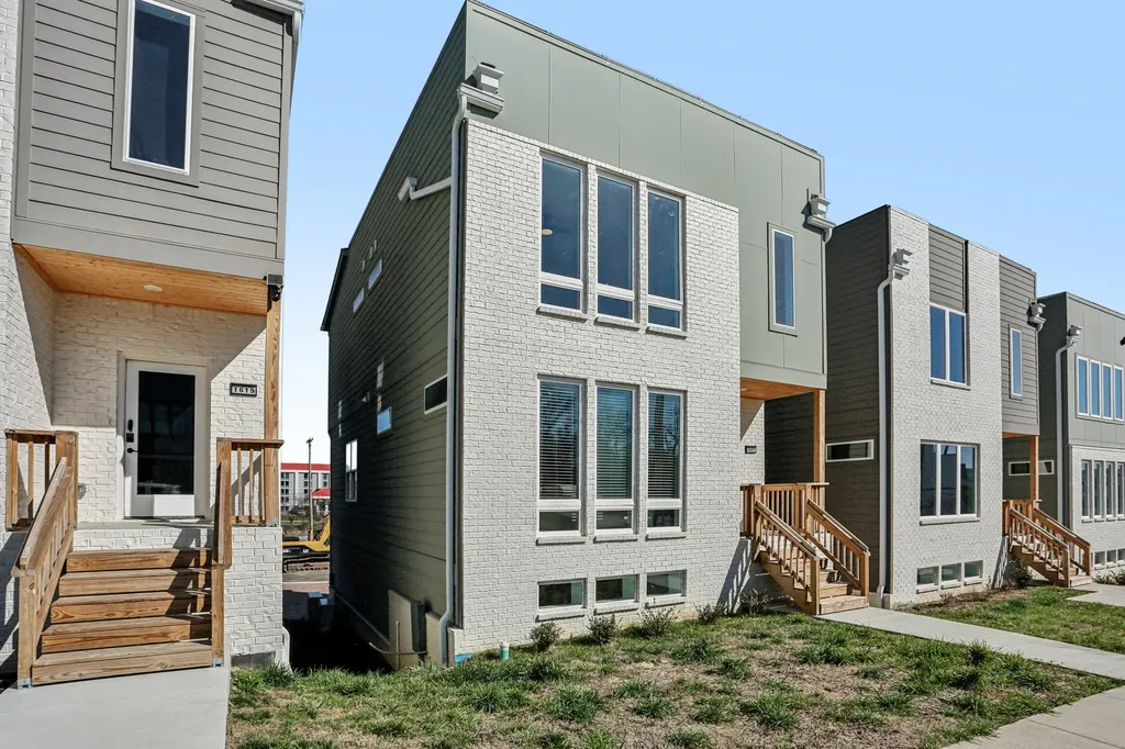 1617 Hampton St, W Nashville TN 37207