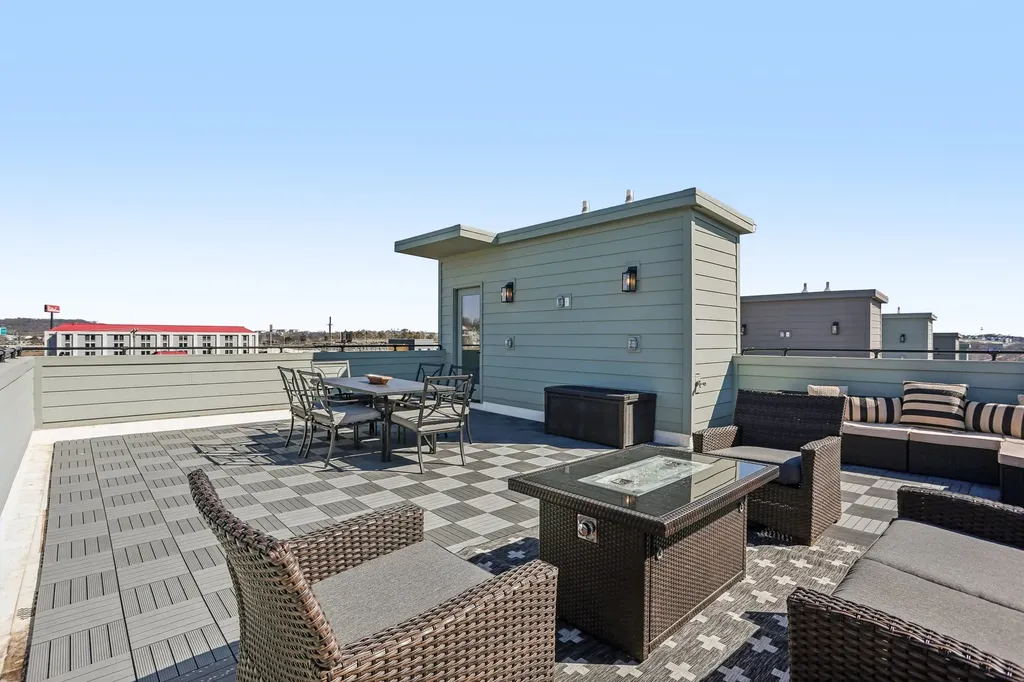 1617 Hampton St, W Nashville TN 37207