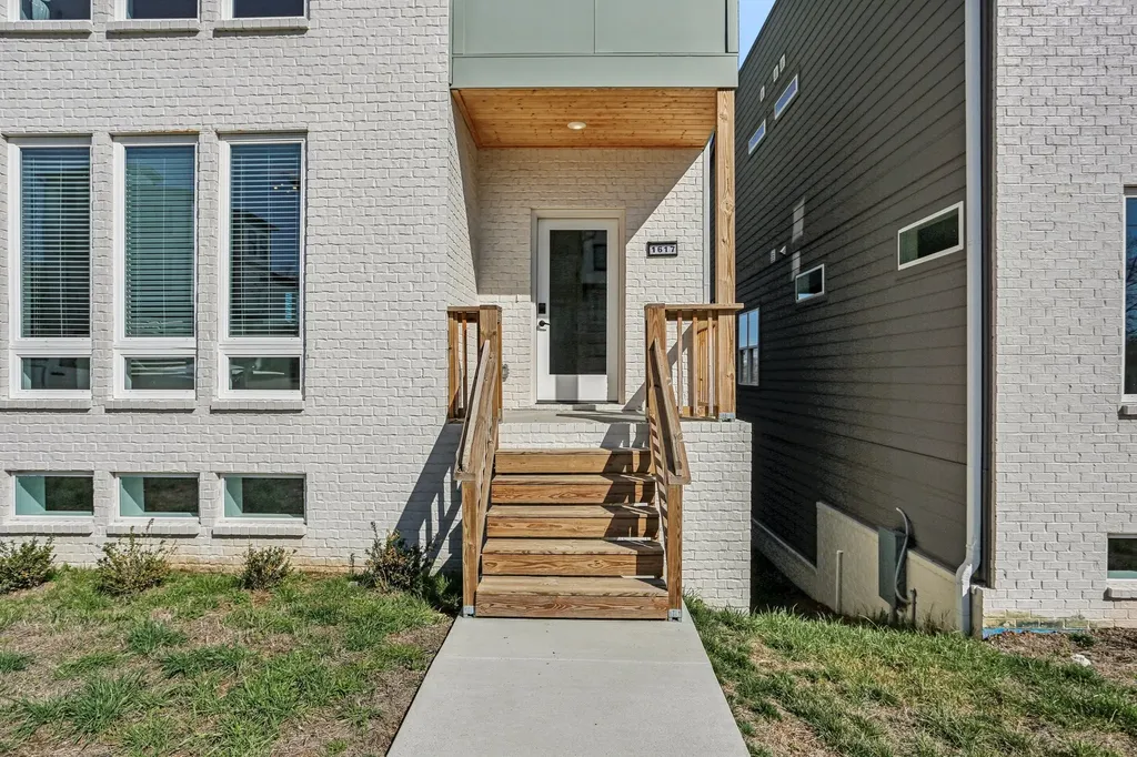 1617 Hampton St, W Nashville TN 37207