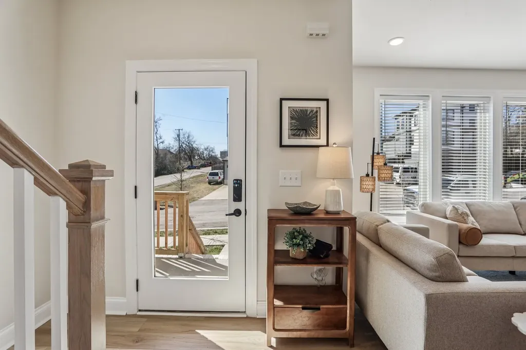 1617 Hampton St, W Nashville TN 37207