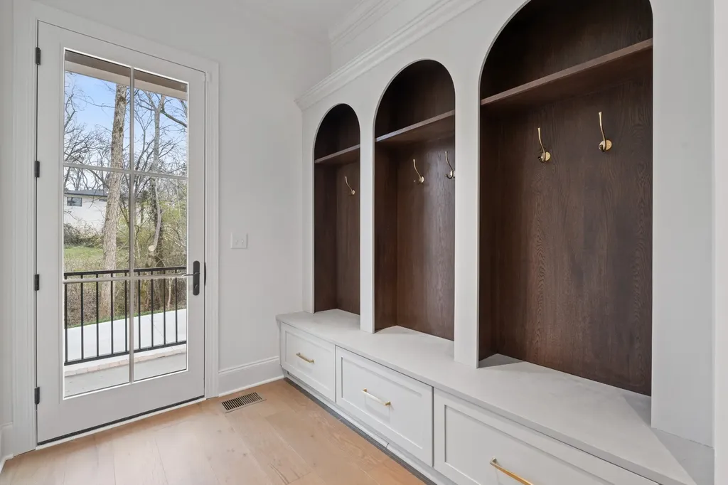 641 Brook Hollow Road Nashville TN 37205