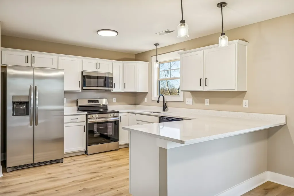 365 Cardinal Creek Clarksville TN 37040