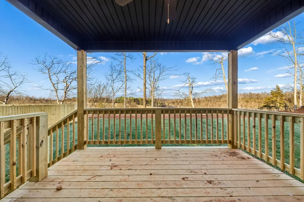365 Cardinal Creek Clarksville TN 37040
