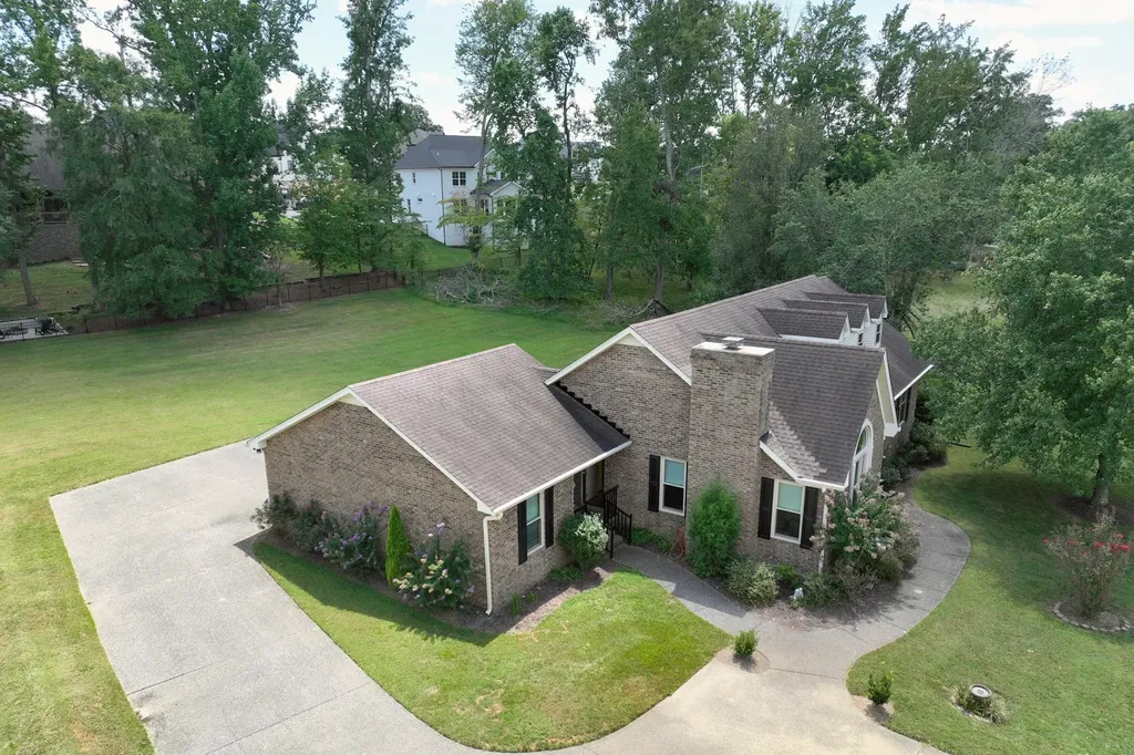 210 The Hollows Court Hendersonville TN 37075