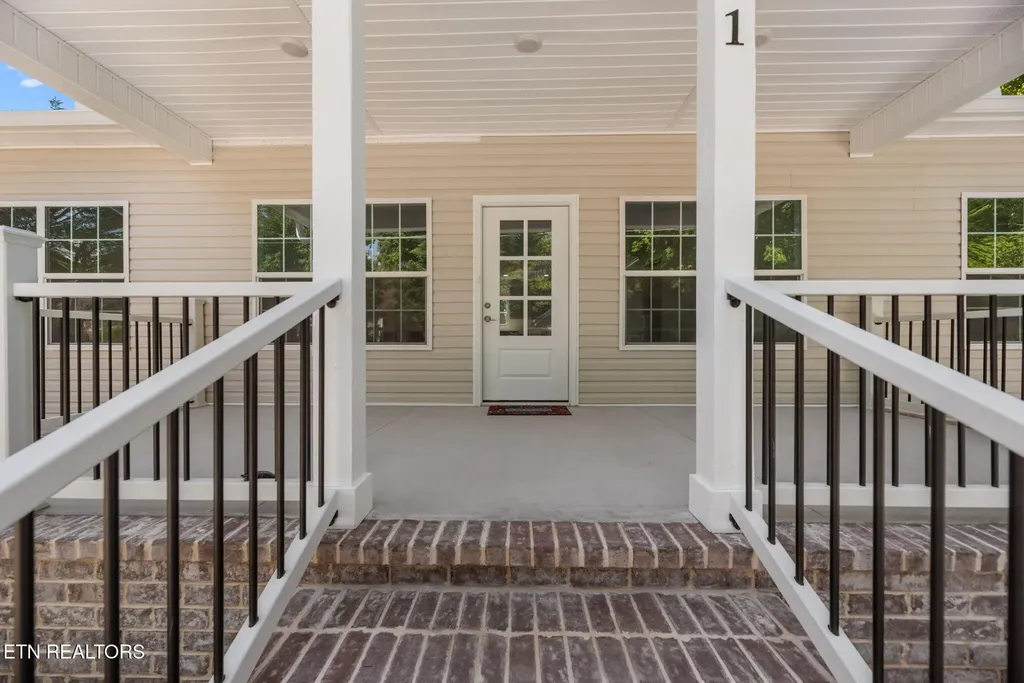 711 Byrd Street Clinton TN 37716