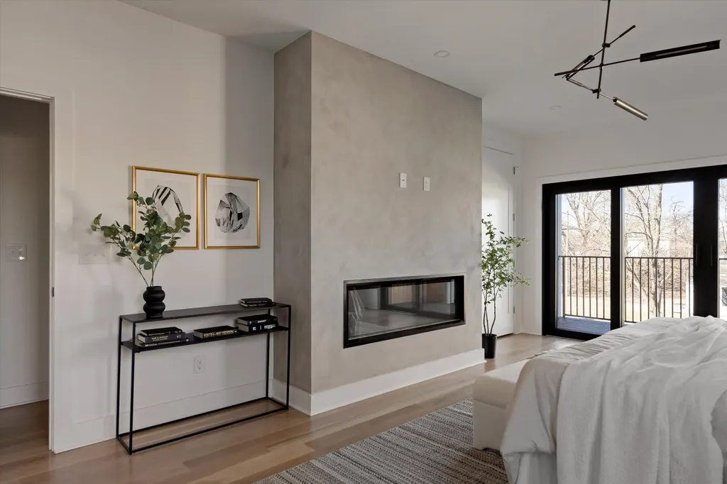 547A Moore Avenue Nashville TN 37203