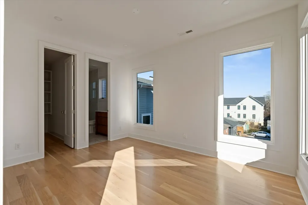 547A Moore Avenue Nashville TN 37203