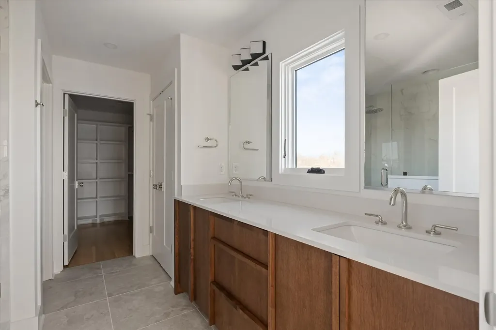 547A Moore Avenue Nashville TN 37203