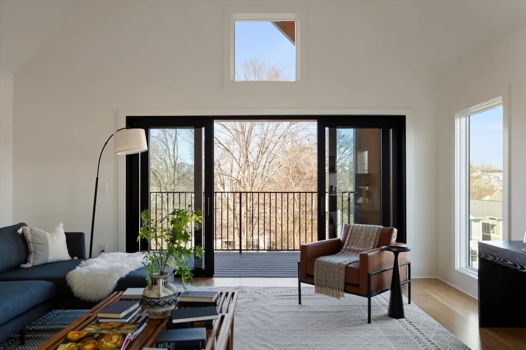 547A Moore Avenue Nashville TN 37203