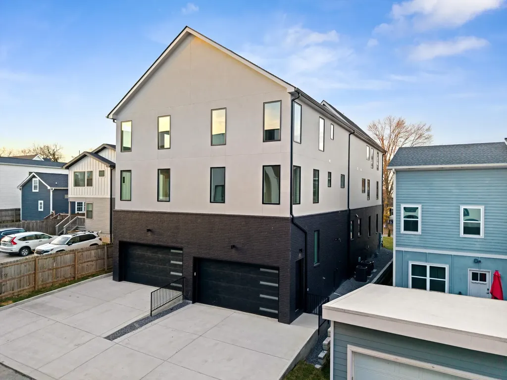 547A Moore Avenue Nashville TN 37203
