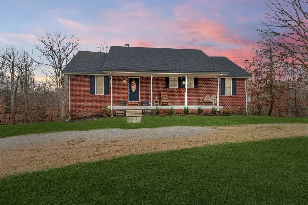 2323 Nubbin Ridge Road Dickson TN 37055