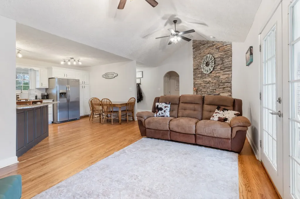 2323 Nubbin Ridge Road Dickson TN 37055