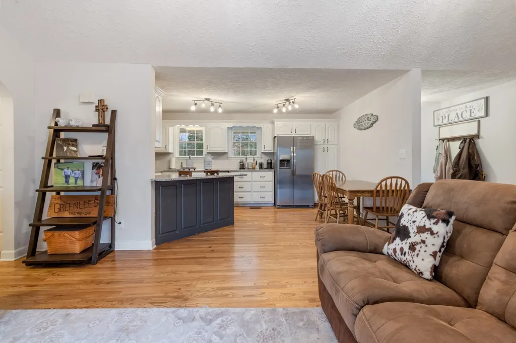 2323 Nubbin Ridge Road Dickson TN 37055