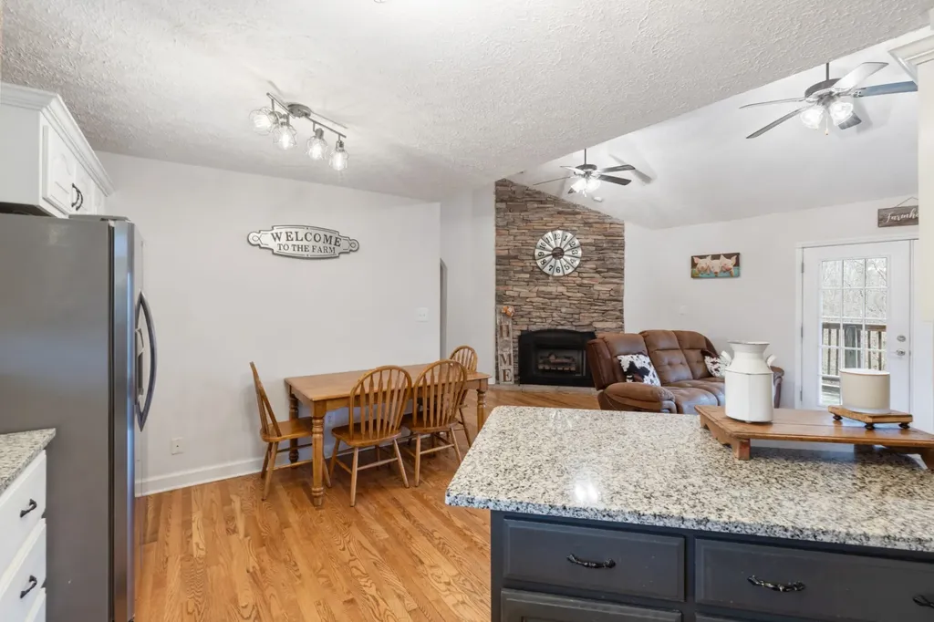 2323 Nubbin Ridge Road Dickson TN 37055
