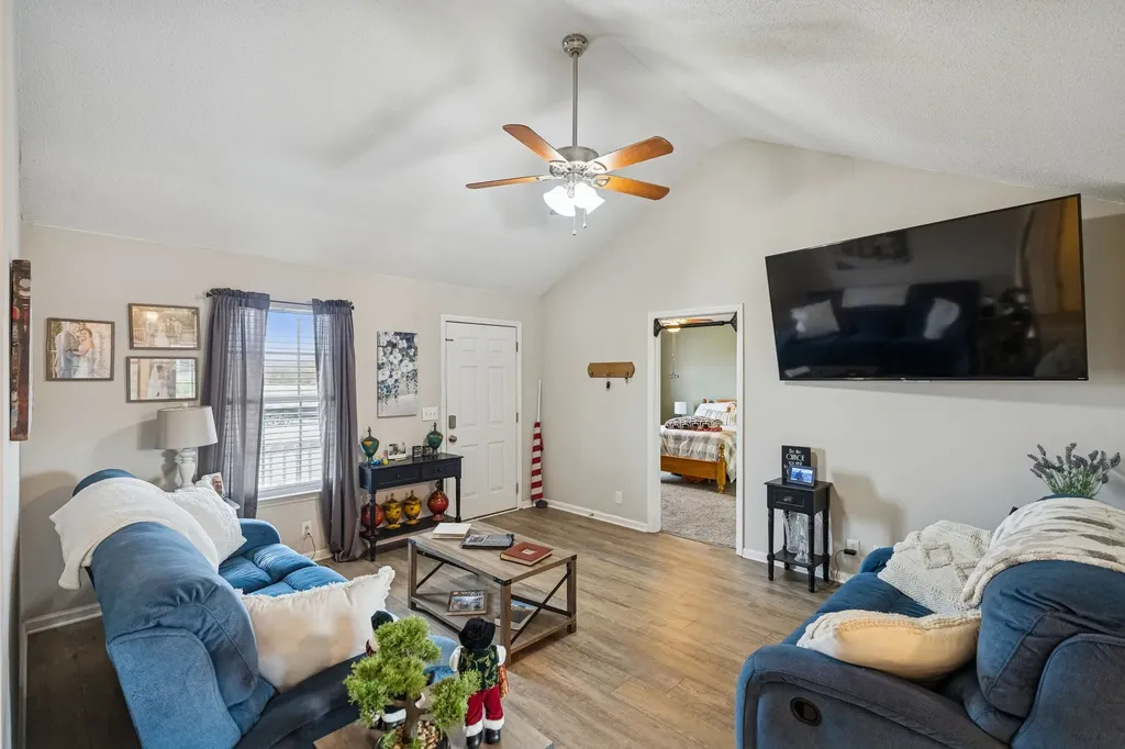 1815 Thompson Road Murfreesboro TN 37128