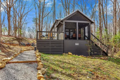 42 Oakleaf Trail Tracy City TN 37387