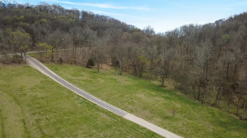 4050 Cantebury Drive Culleoka TN 38451