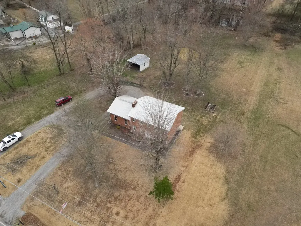 843 Halltown Road Portland TN 37148