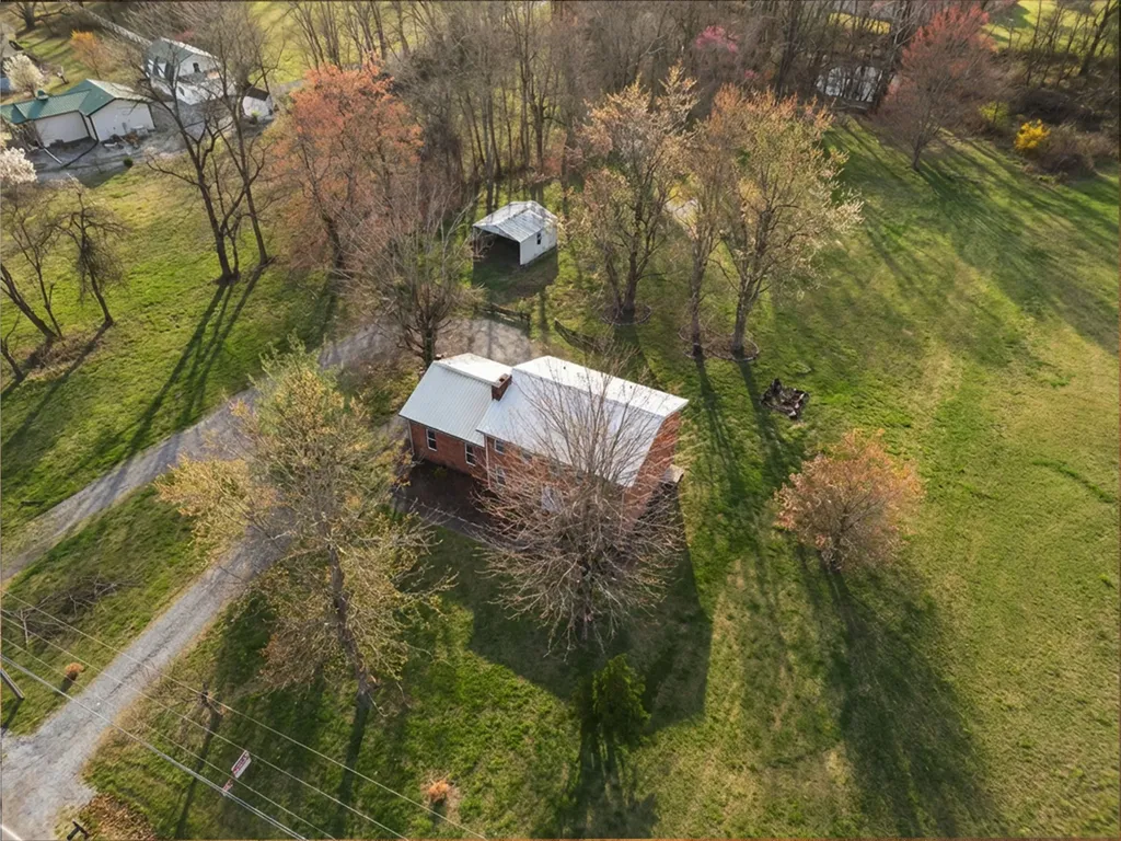 843 Halltown Road Portland TN 37148