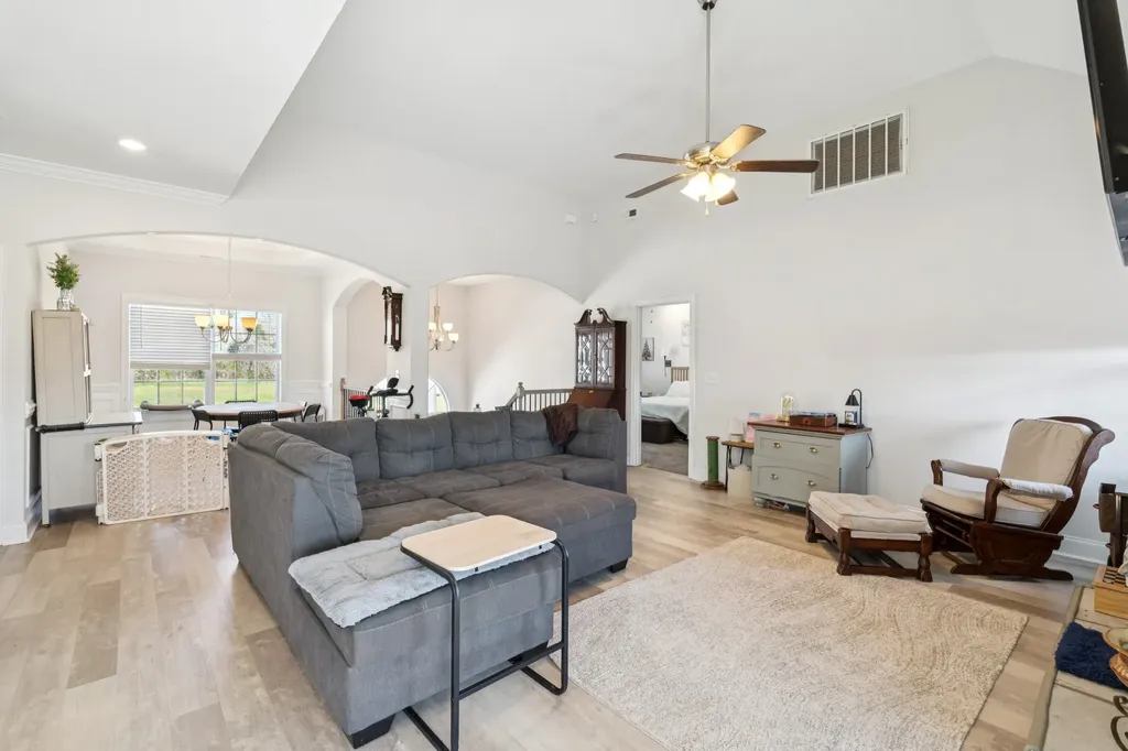 1568 Ellie Piper Circle Clarksville TN 37043