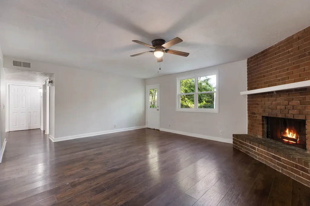 1446 E Cedar Lane Madison TN 37115