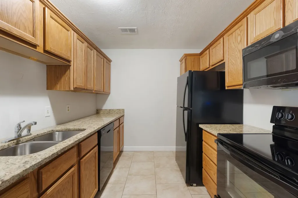 1446 E Cedar Lane Madison TN 37115
