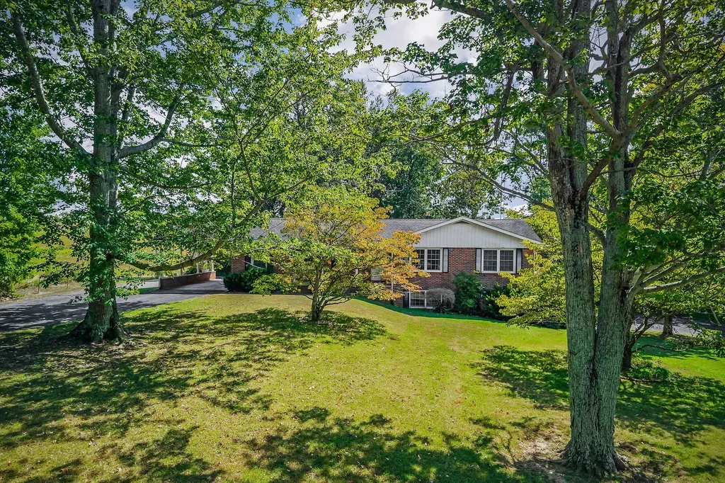 5036 Pendergrass Road Byrdstown TN 38549