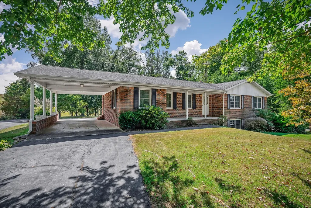 5036 Pendergrass Road Byrdstown TN 38549