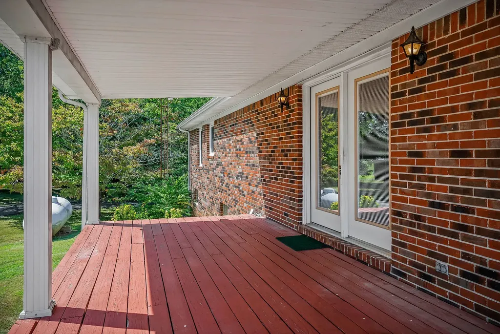 5036 Pendergrass Road Byrdstown TN 38549