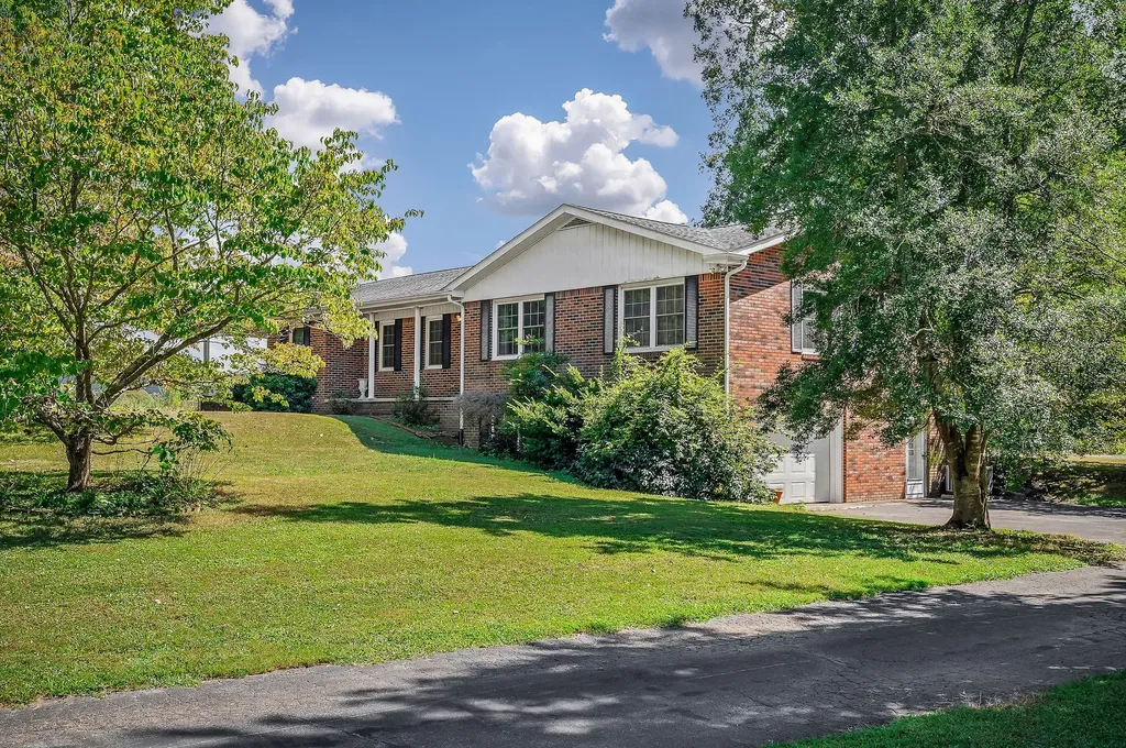 5036 Pendergrass Road Byrdstown TN 38549