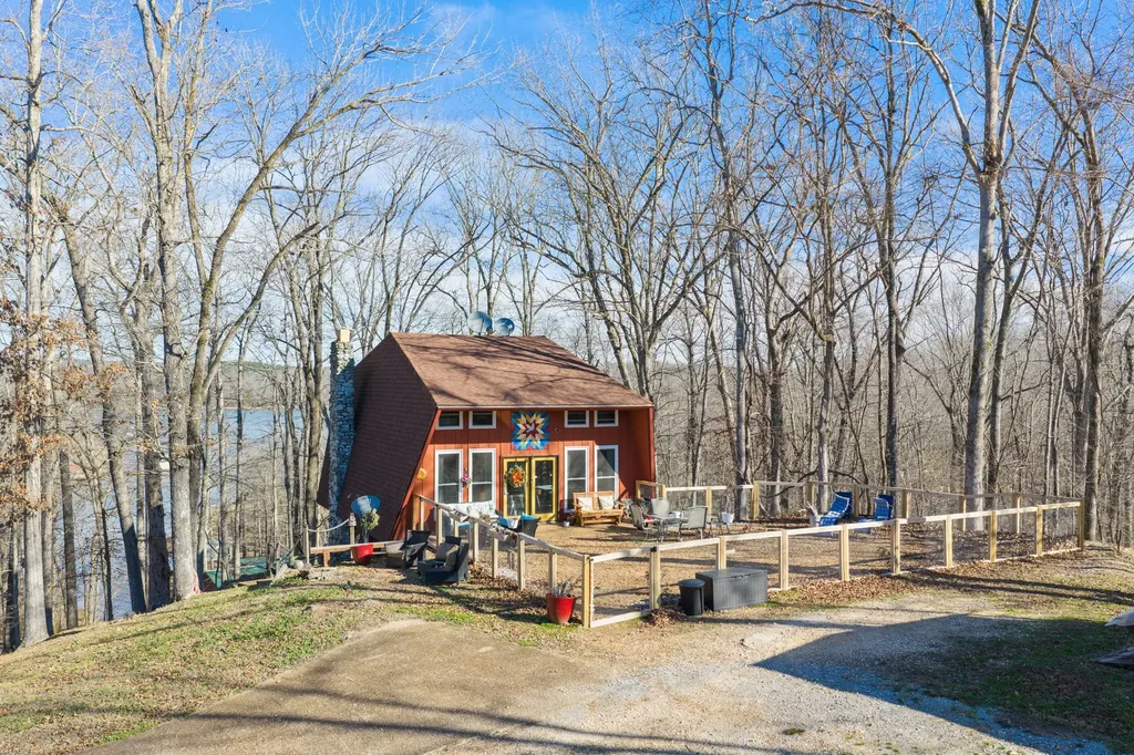 240 Birdsong Lane Parsons TN 38363
