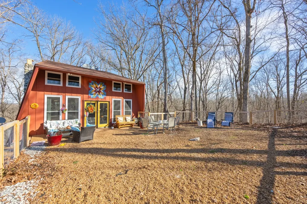 240 Birdsong Lane Parsons TN 38363
