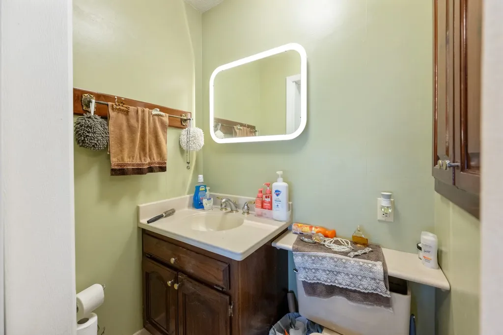240 Birdsong Lane Parsons TN 38363