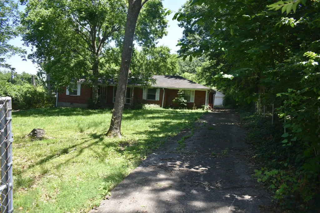 141 Hillcrest Drive Madison TN 37115