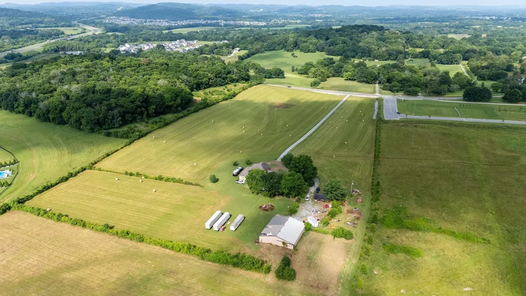 6286 Cox Road Arrington TN 37014
