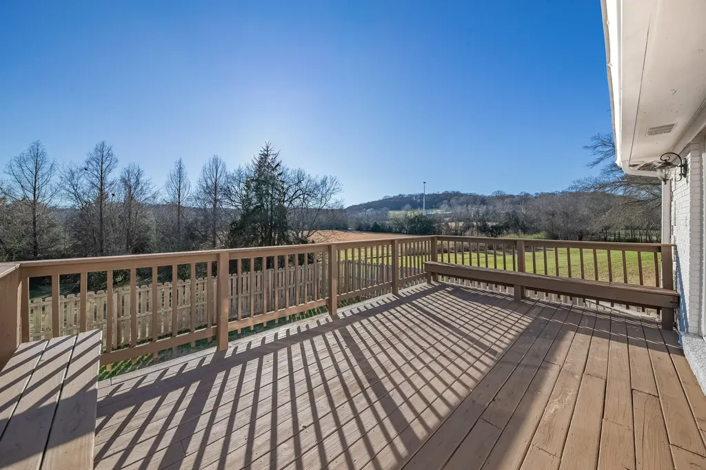 731 Maynard Lane Columbia TN 38401