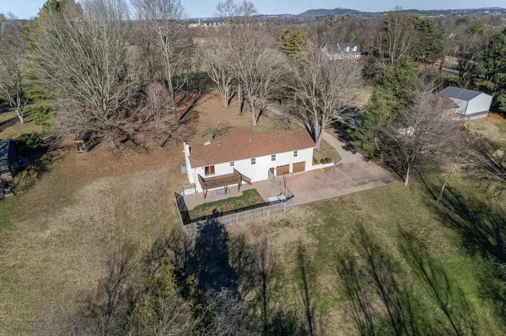731 Maynard Lane Columbia TN 38401
