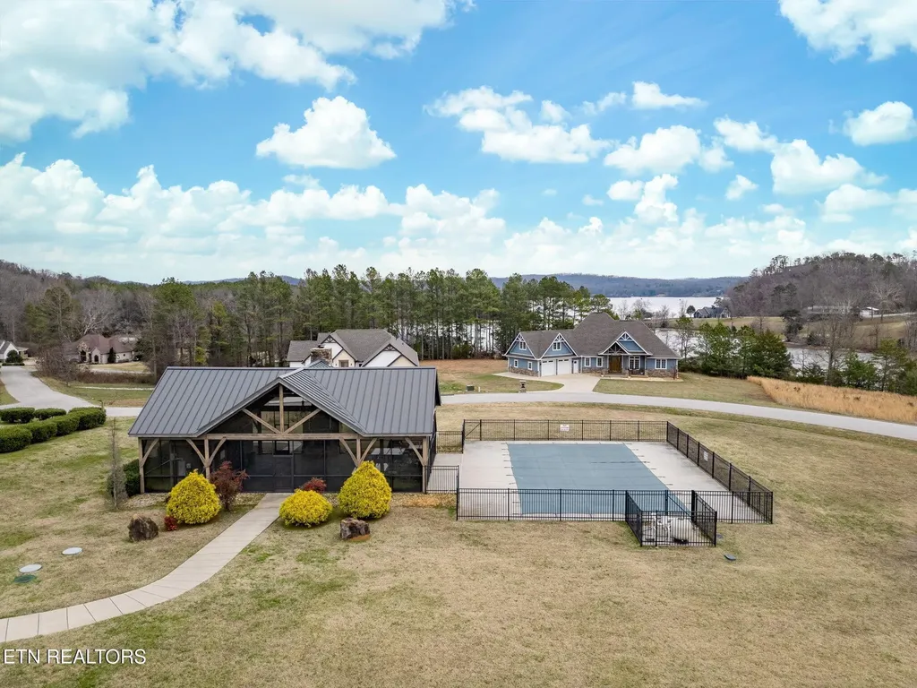 205 Reserve Point Kingston TN 37763